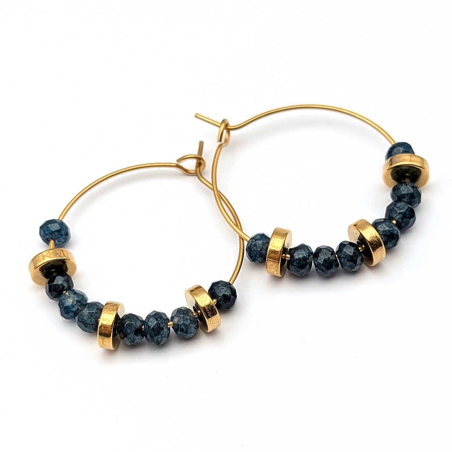 Créoles Louise - jade teintée bleu marine