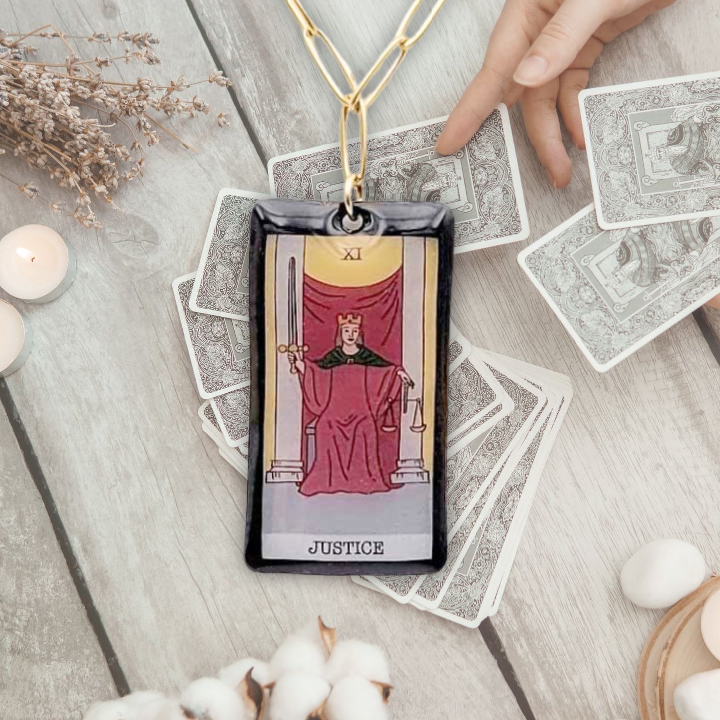 Collier pendentif tarot - Justice