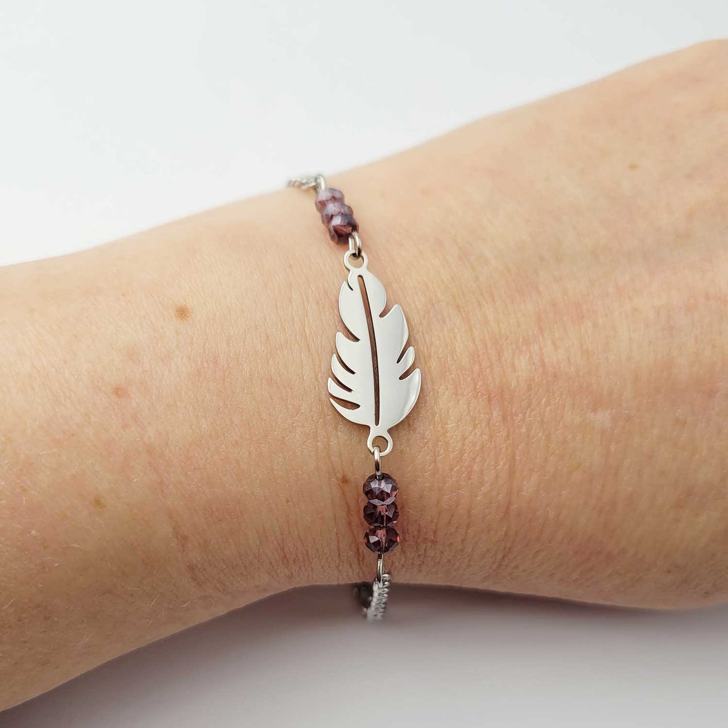 Bracelet Inox: plume acier inoxydable prune - S'aimer soi même est le début d'une histoire d'amour...