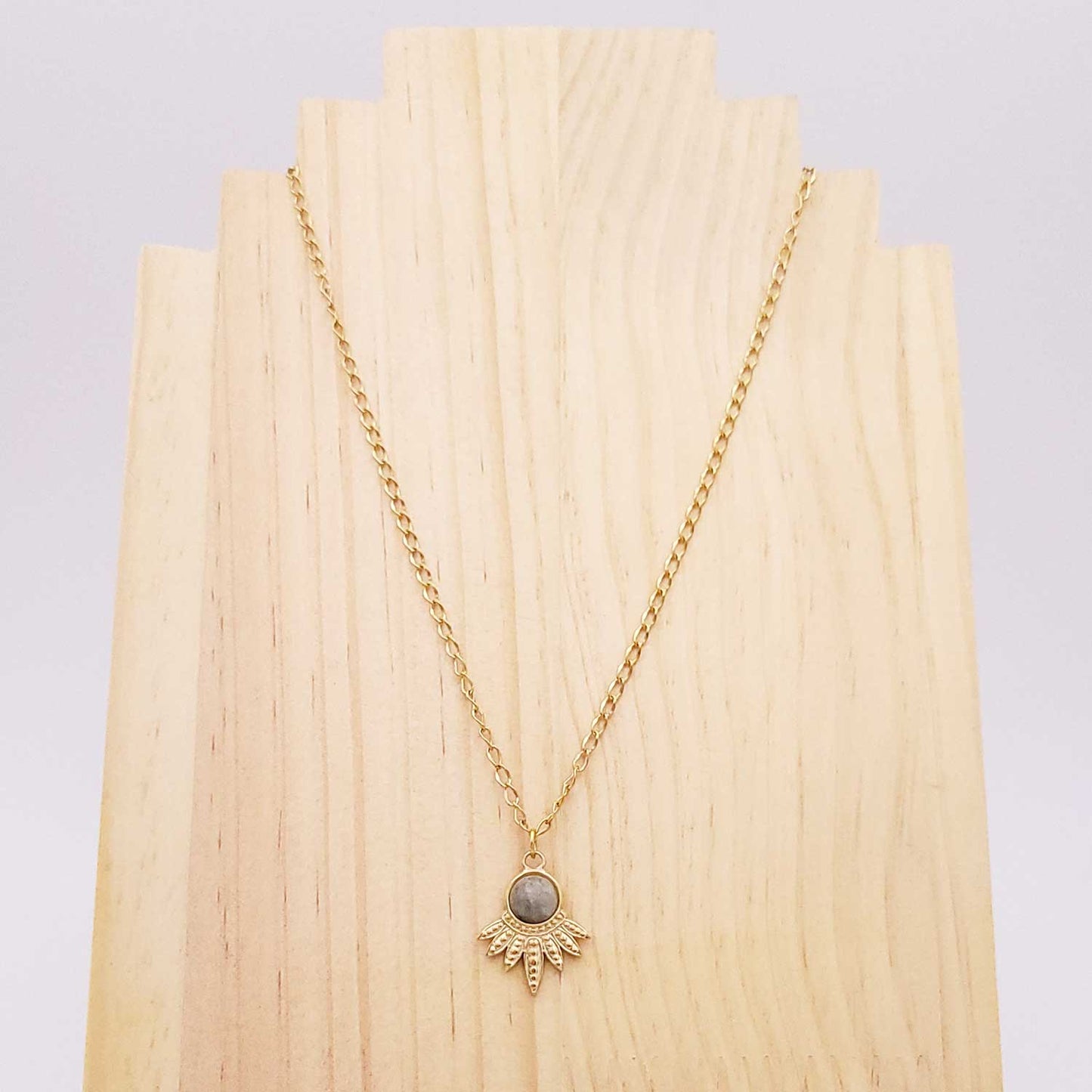 Collier Carole - acier inoxydable doré avec labradorite