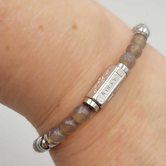 bracelet pierre porte bonheur agate grise grigri
