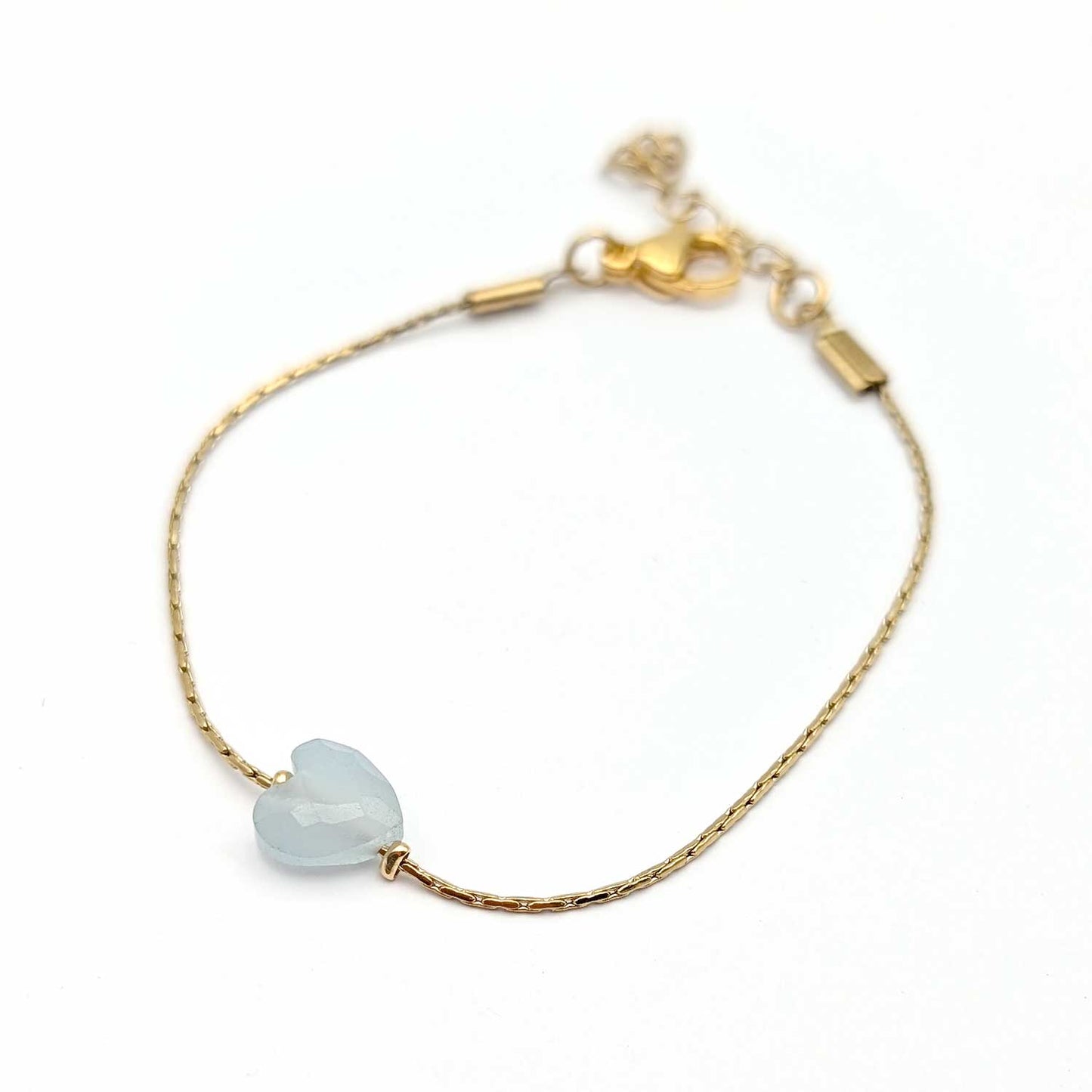 bracelet chaine fine acier inoxydable doré avec coeur bleu en jade