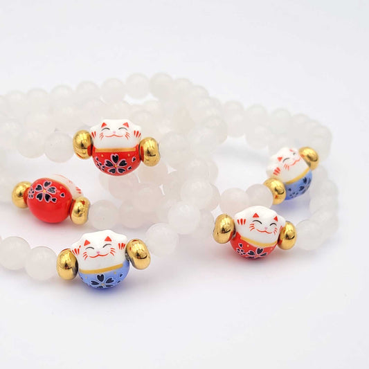 bracelet porte bonheur femme grigri breloque perles blanches en jade chat japonais