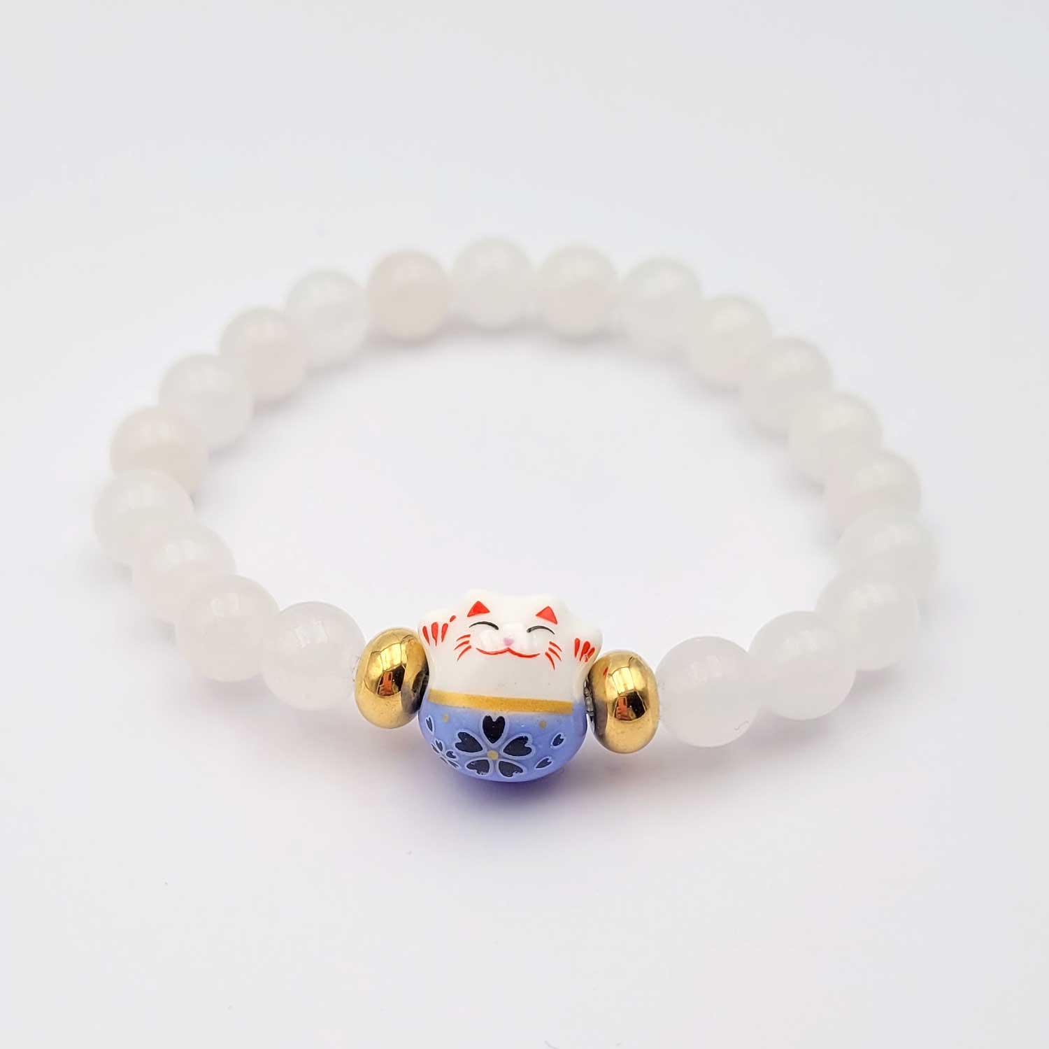 bracelet chat maneki neko avec perle en pierre naturelle blanche en jade