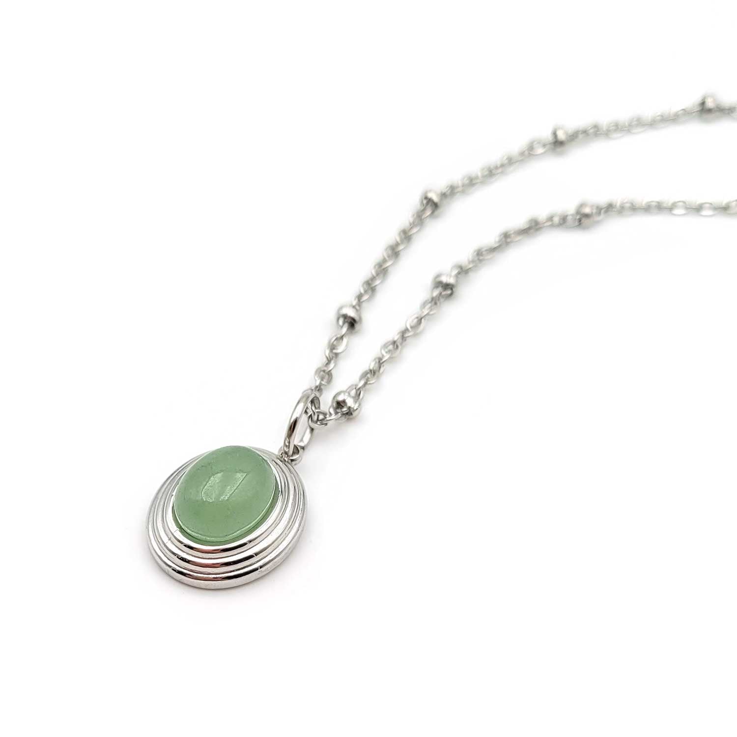 collier médaillon aventurine verte en acier inoxydable 