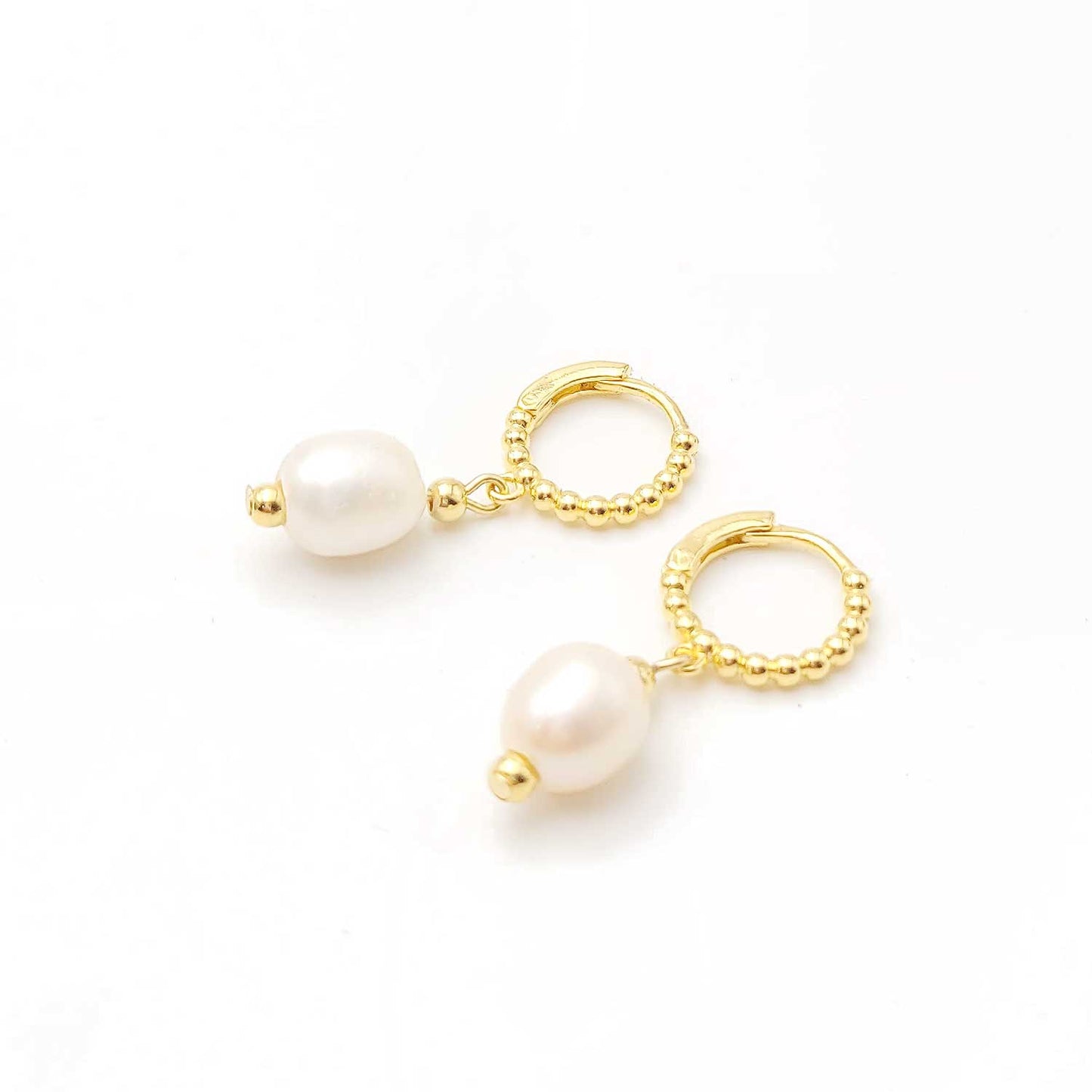 Dormeuses Livia avec perles d'eau douce doré