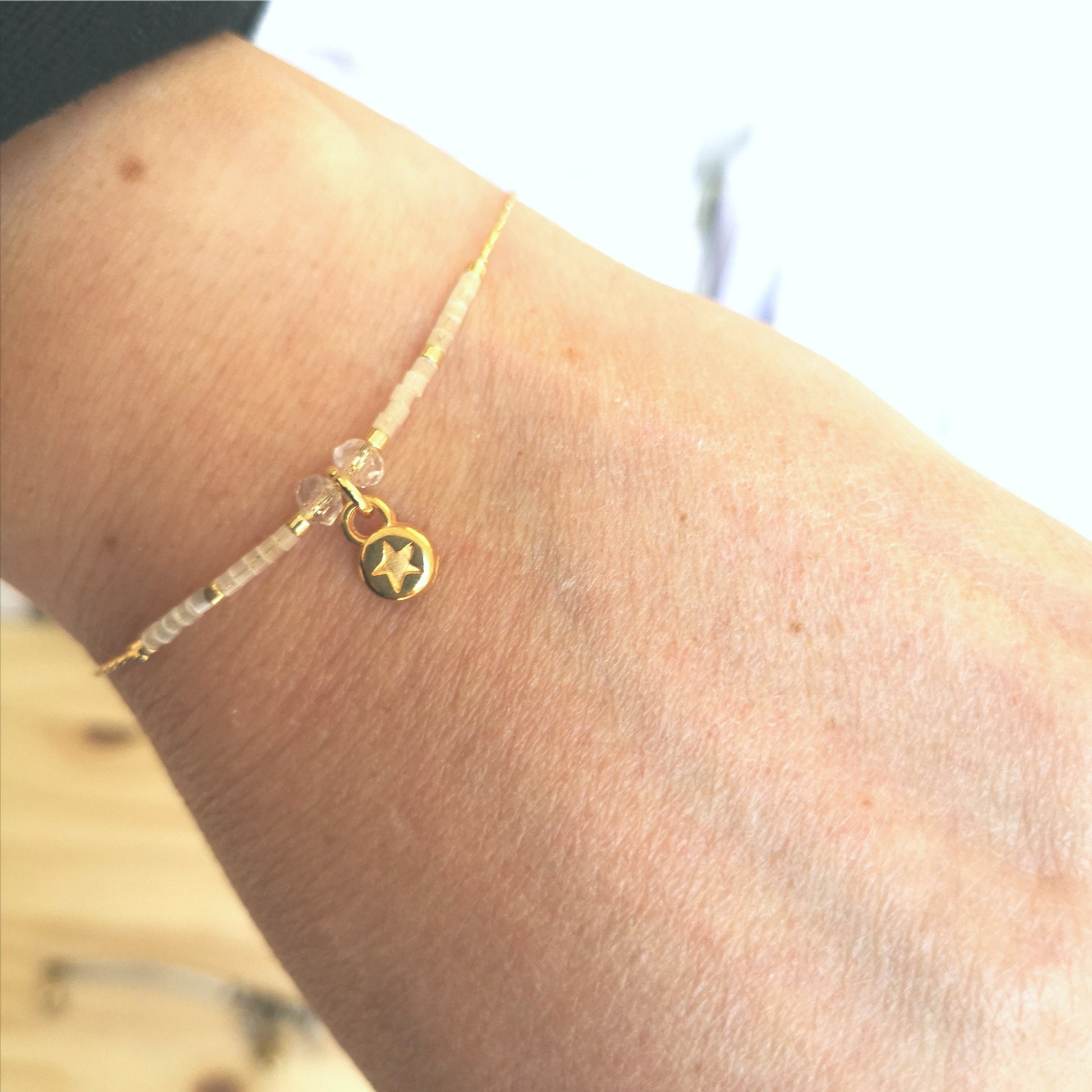 bracelet miyuki avec message à personnaliser cadeau pour ma fille bracelet simple et élégant doré
